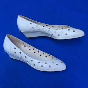 Vintage White Leather Wedge Shoes